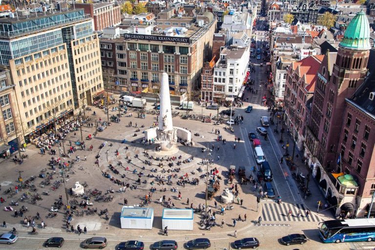 BREAKING 🔴 Five Stabbed in Shocking Amsterdam Attack Near Dam Square!