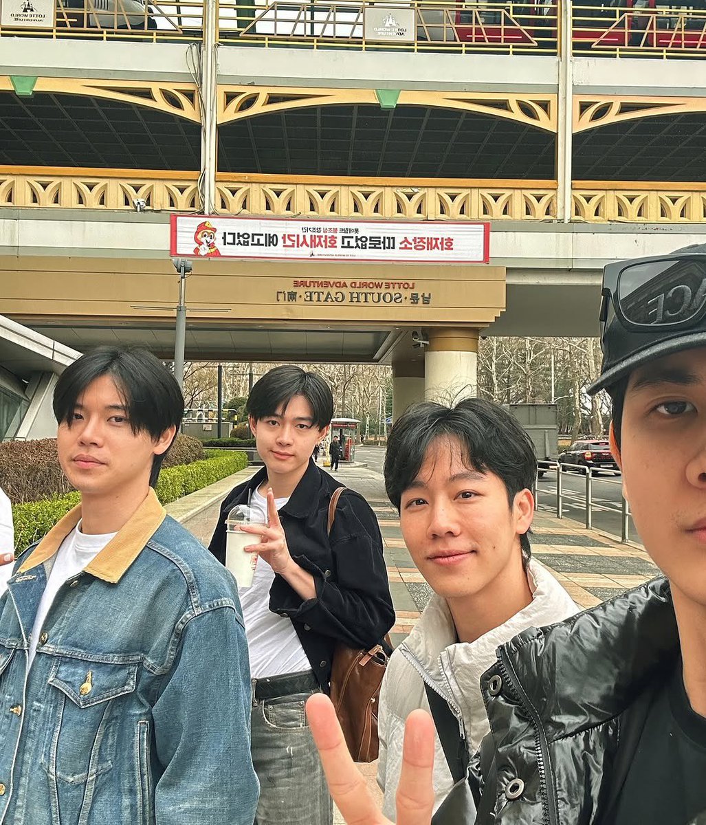 Behind Every Great Friend: The Chaos That Sparks Controversy!  
JJDHINKR  
หยิ่นวอร์  
yinyin_anw  
warwanarat