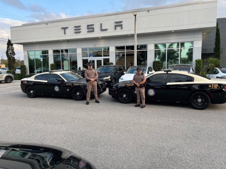 Florida Cops at Tesla Sales? Protests or Police State?