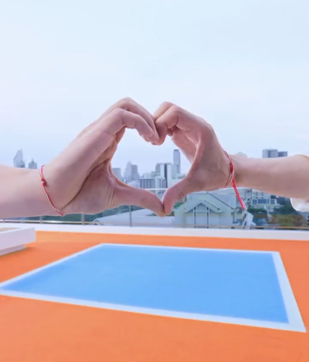 IM SCREAMINGGGGGG: THIS IS SO CUTEEEE, BUT IS IT??