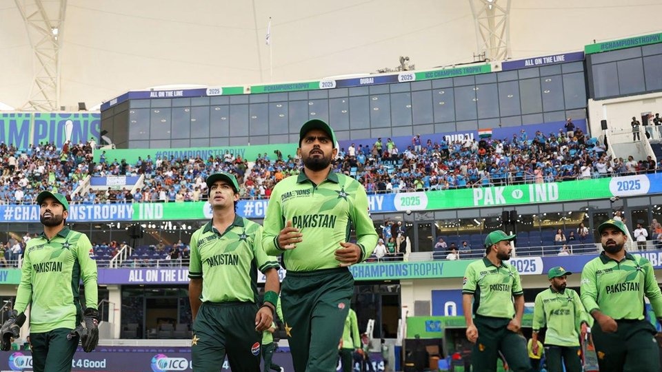 Pakistani Cricket Star's Shocking $3,000 Bat Payment Scandal!