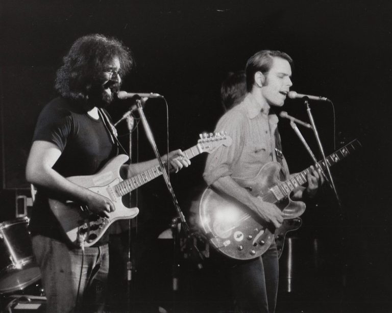 The Dead's 1972 NY Takeover: A Musical Revolution or Chaos?