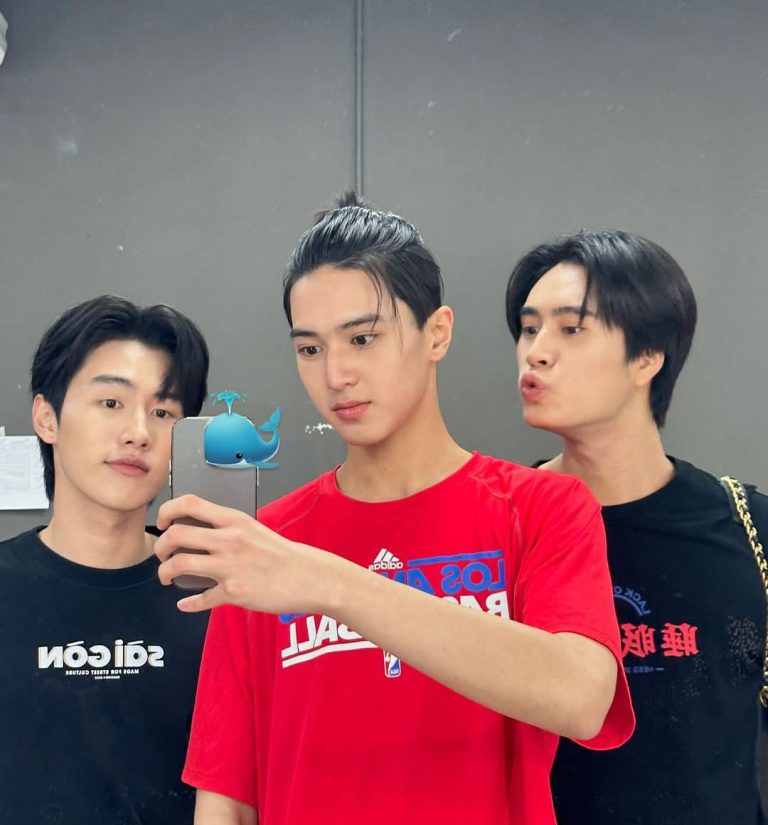 TheDarkDiceSeries  
Gemini_NT  
"เจมกับพร้อมน่ารัก! เรื่องรักในกองถ่ายแซ่บกว่าที่คิด!"