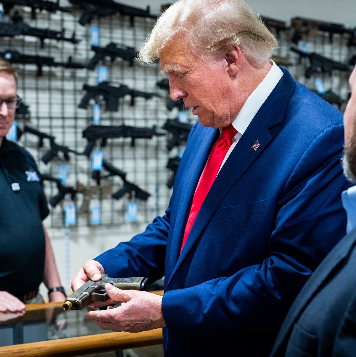Trump's Order: DC Transforms into a Gun-Filled Battlefield!