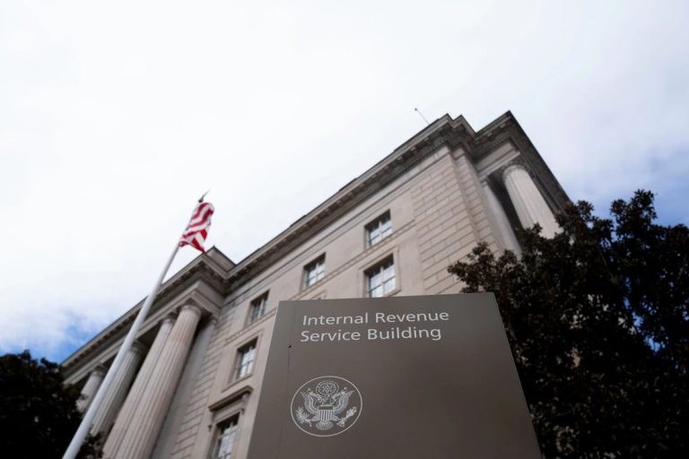 Trump’s Shocking IRS Layoffs: 1 in 4 Workers Fired!