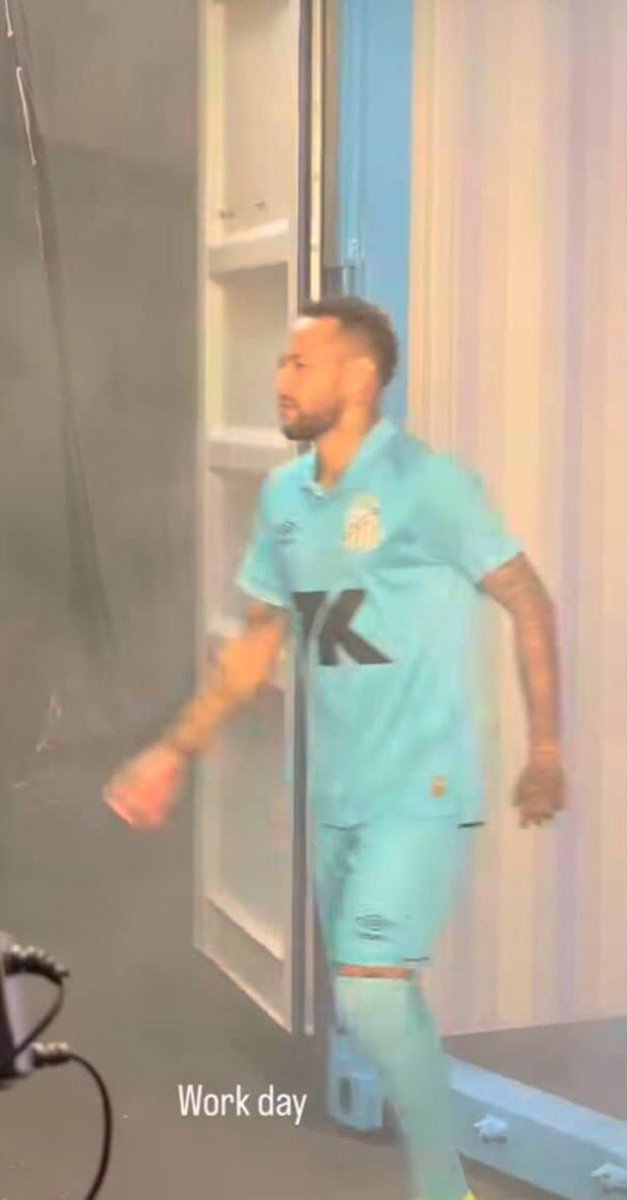🚨 BREAKING: Santos' Leaked Blue Kit Sparks Outrage Among Fans! 🚨