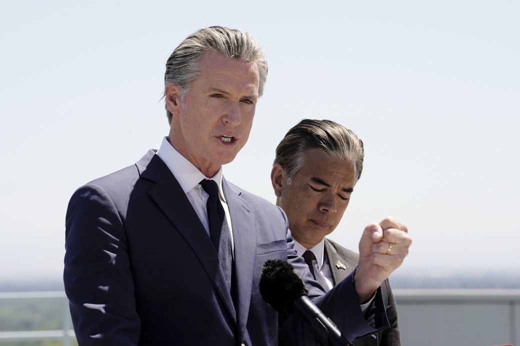 CALIFORNIA VS. FEDERAL GOVERNMENT: EV RULES IN DANGER!
