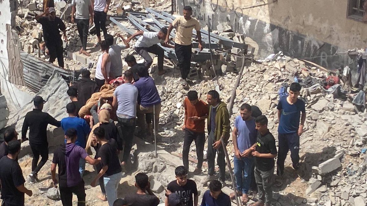 Israeli Airstrike Levels Bani Suheila, Four Palestinians Dead!