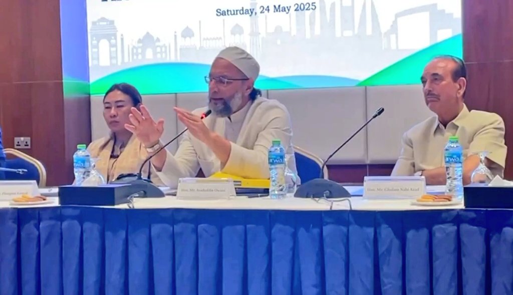 Owaisi Hits Bahrain, Demands Action Against Pakistan's Terrorism!