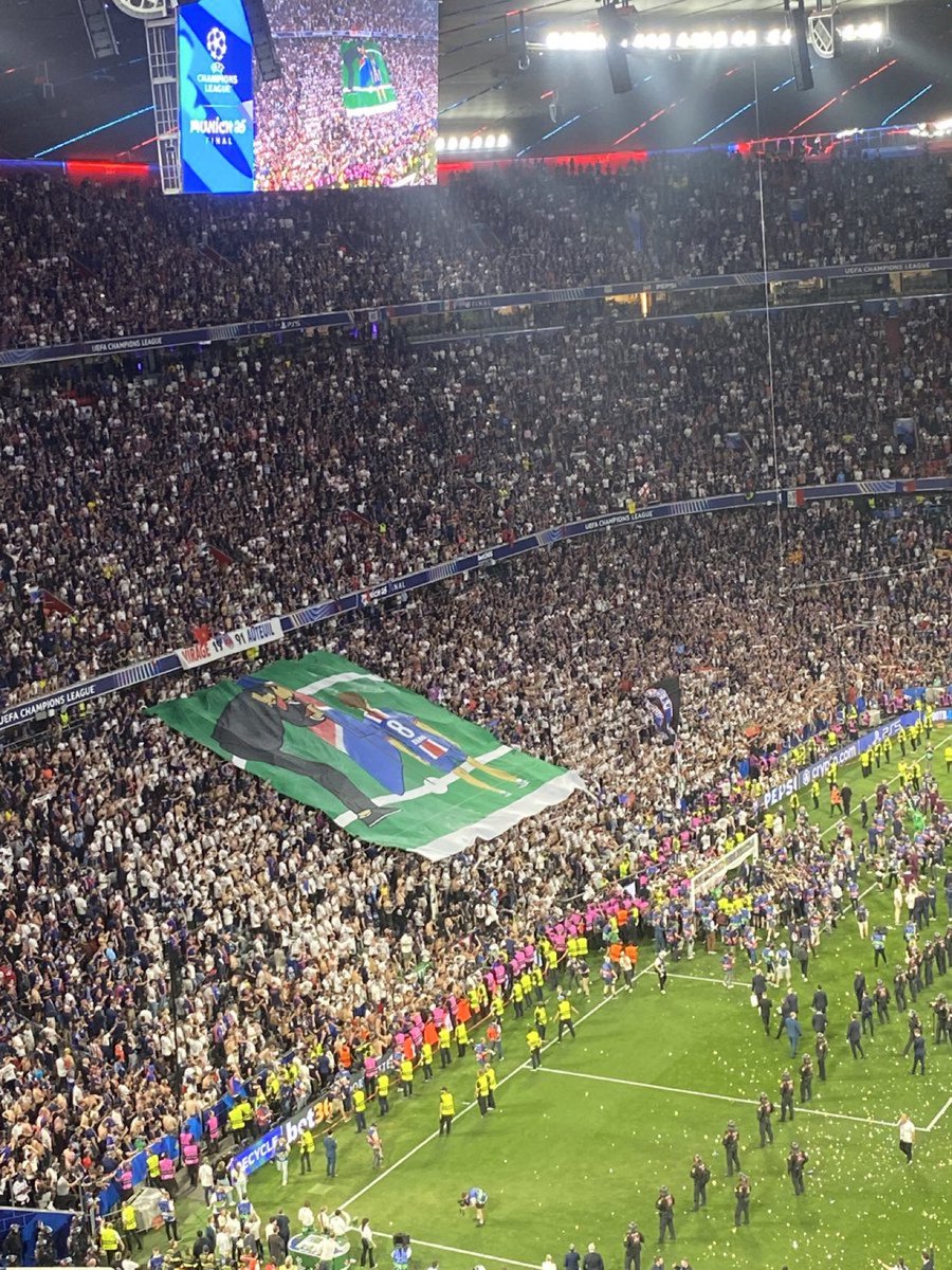PSG Fans Spark Outrage with Banner for Luis Enrique's Daughter!  
Emotional Tribute or Tacky Stunt? Fans Divided Over Tribute