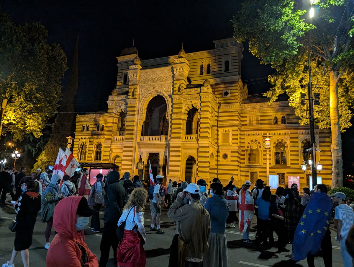 Protests Erupt as Police Blockade Rustaveli Ahead of Independence Day