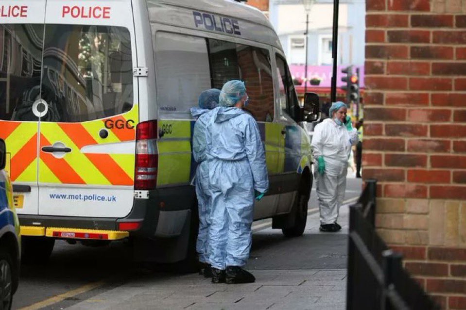 Shocking Murder: Young Woman Stabbed in Croydon, London!
