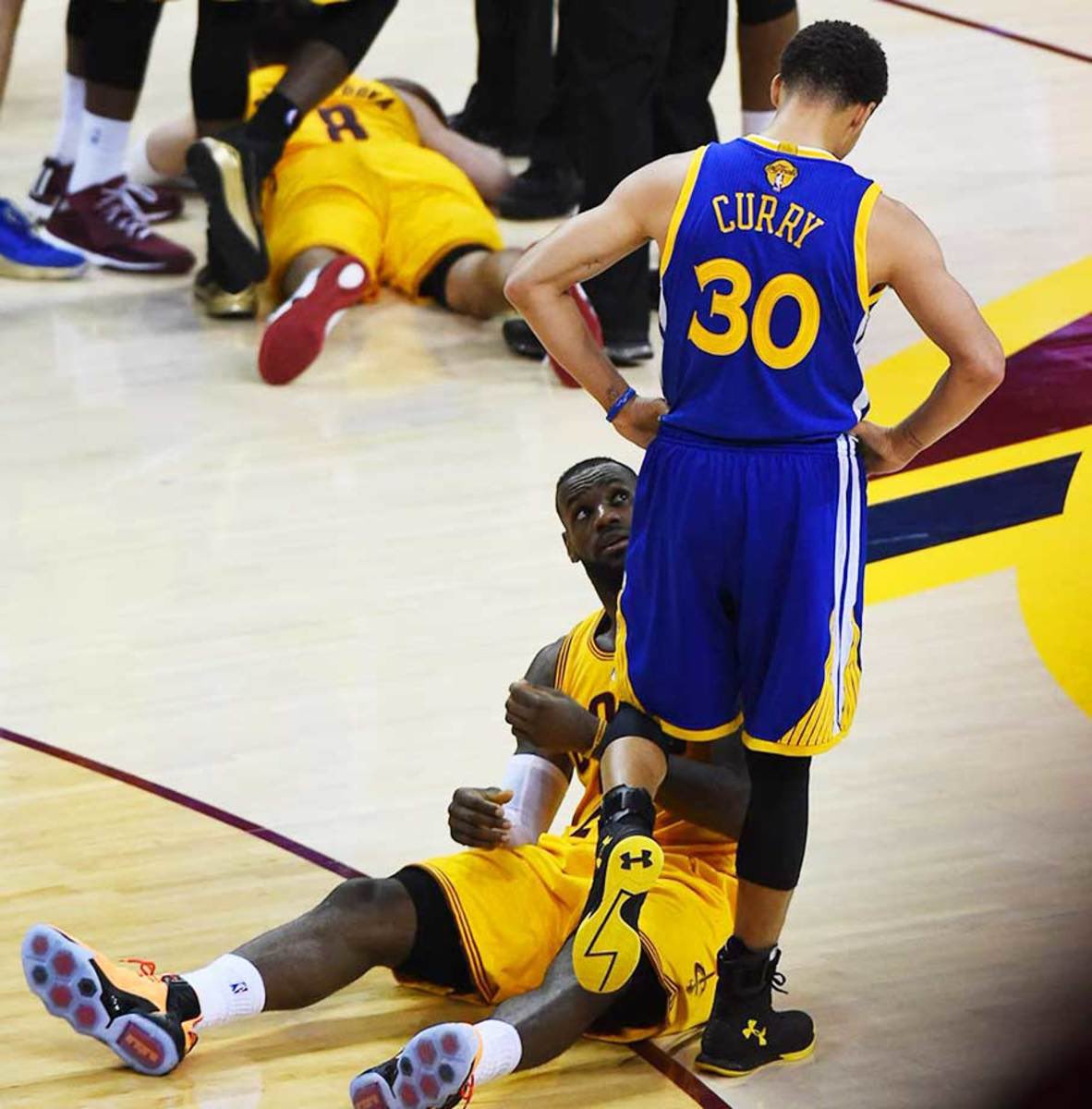 Steph Curry's Rings: Wiggins & Iguodala Outshine LeBron's Stars!