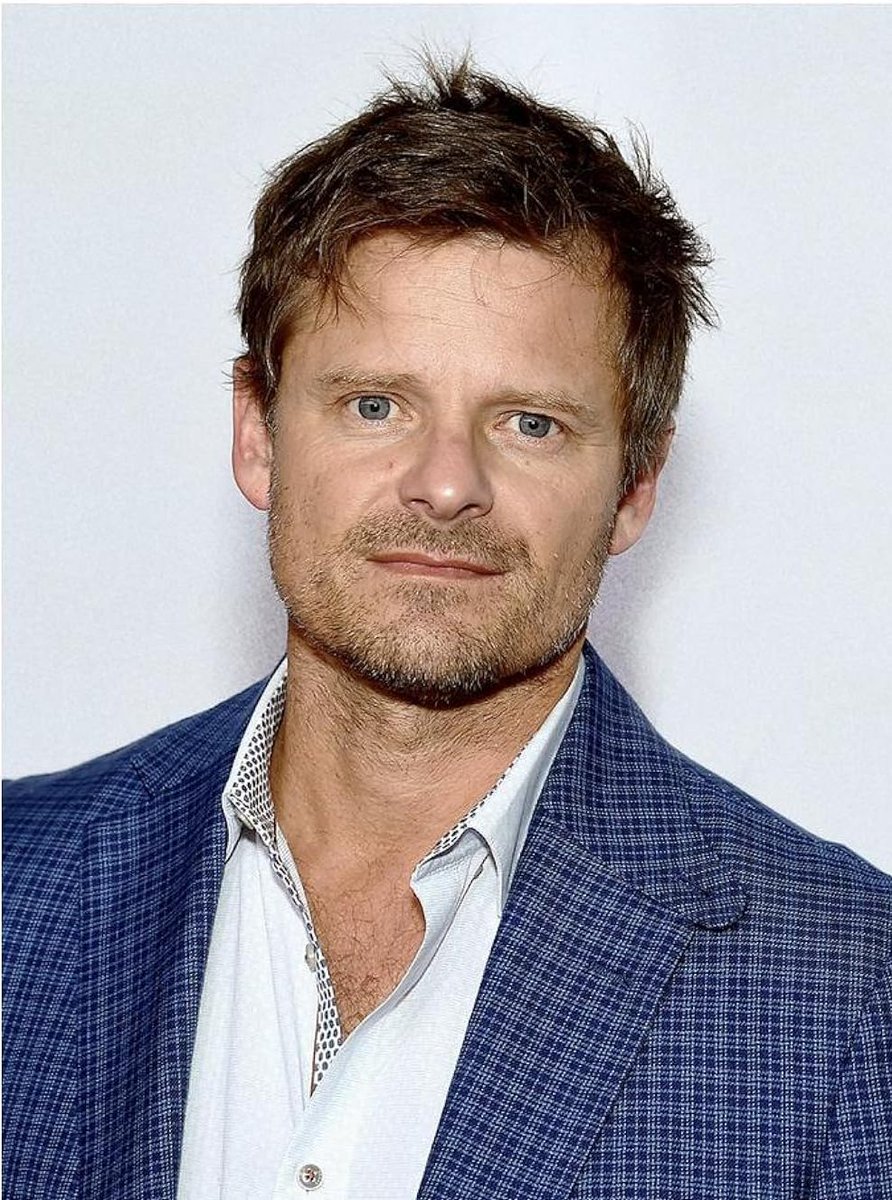 Steve Zahn’s "Mysterious Orb" Sparks Outrage and Conspiracy Theories!