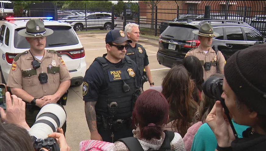 TN GOP Blasts Dems: "Pro-Criminal Agenda" Amid ICE Raids!