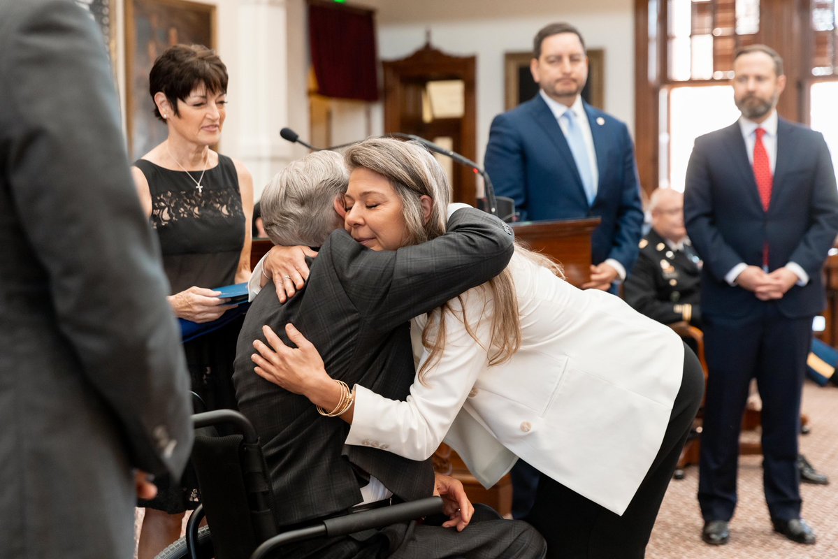 Texas Honors Fallen Heroes: A Debate on Patriotism and Sacrifice!