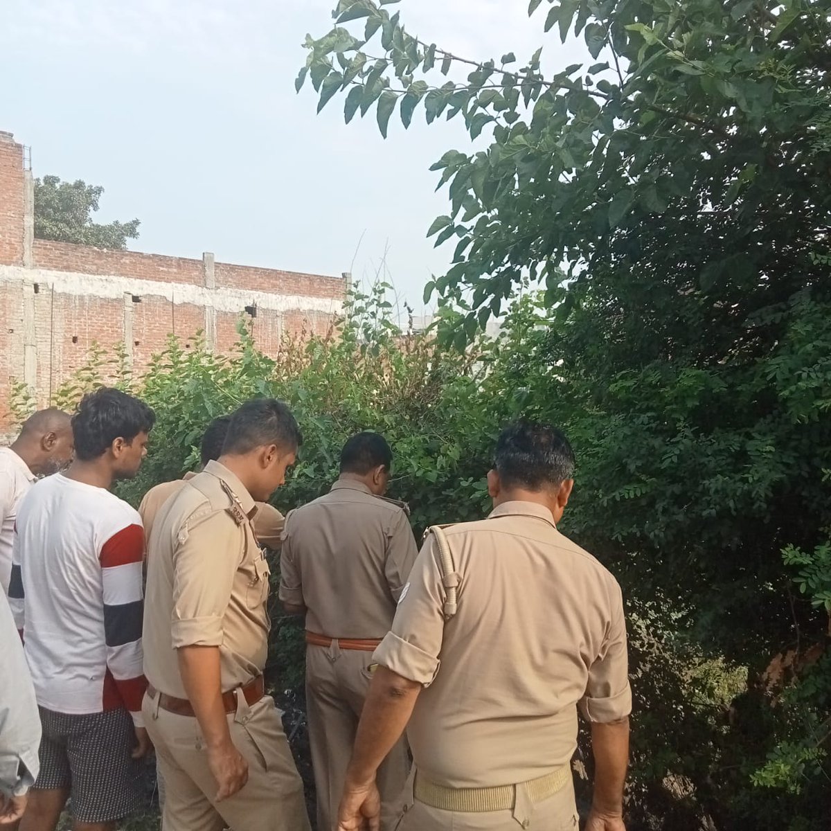 UP Man Killed by Sewer Silt Dumped from Nagar Nigam Trolley!