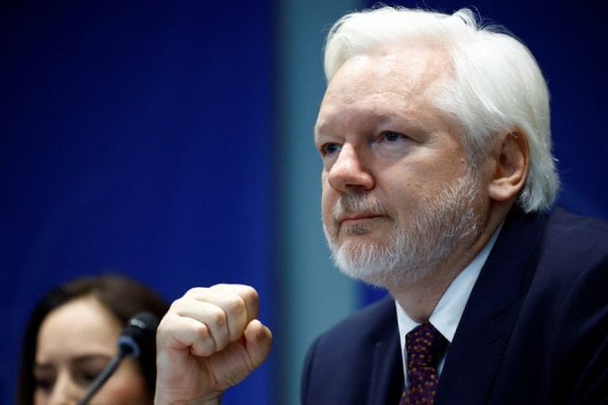 Assange Meets Trump: Will Explosive Corruption Secrets Finally Surface?