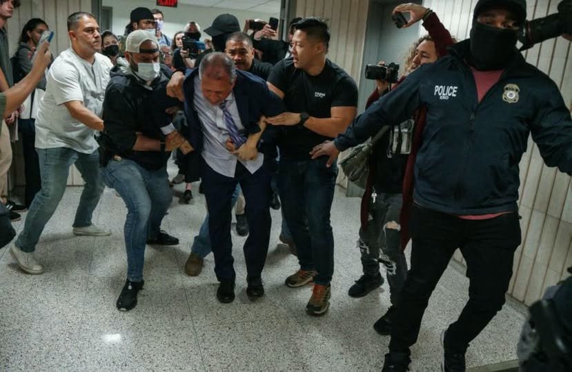 🚨BREAKING: Democrat Mayoral Candidate Arrested by ICE ON CAMERA!  
Do you support this? YES or NO? 🔥