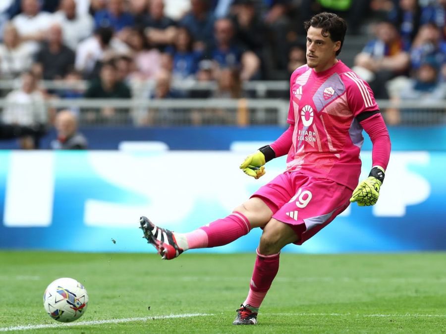🚨BREAKING: Manchester United Targets Roma’s Mile Svilar Amid Onana Sale!