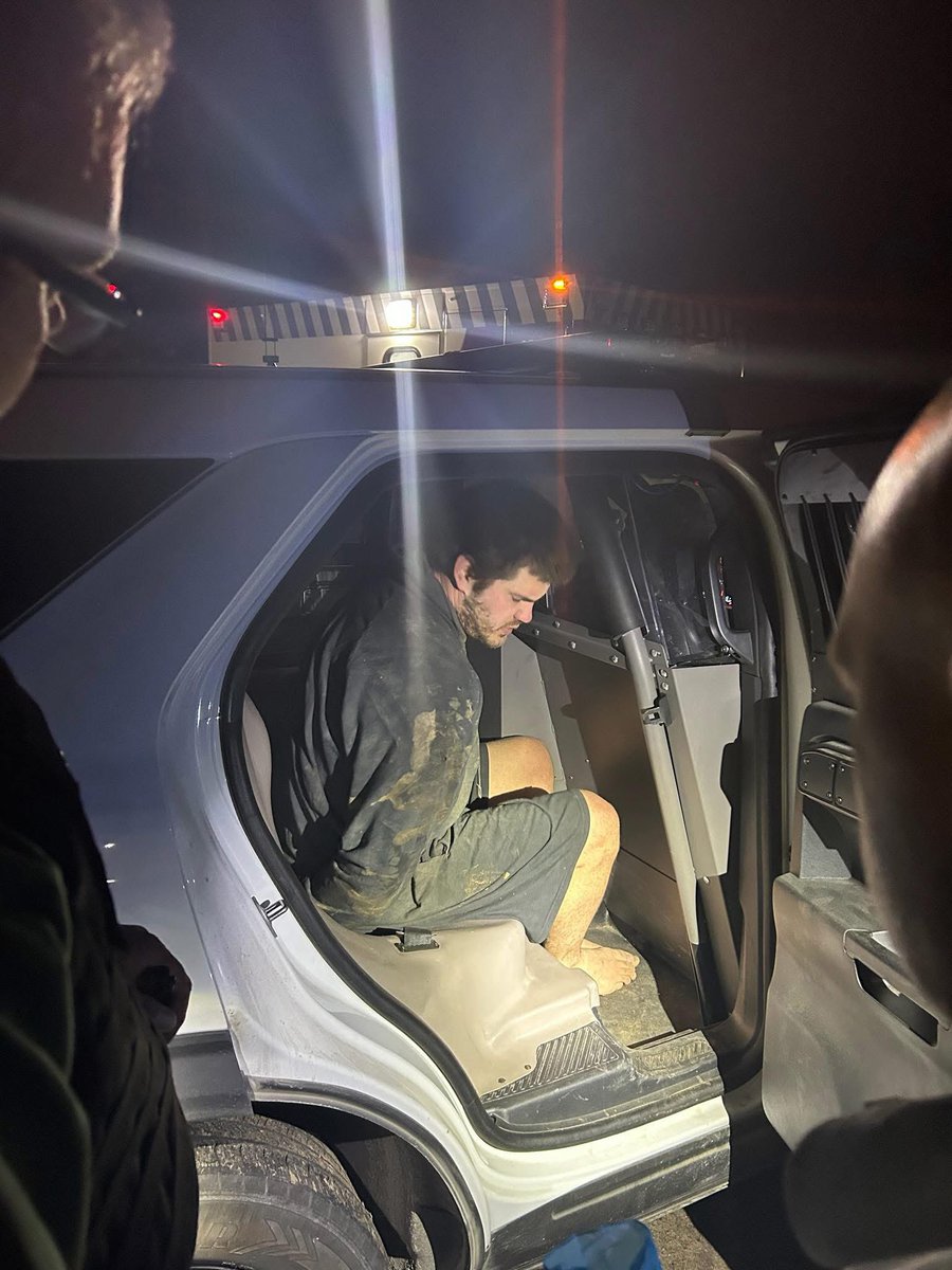 BREAKING: Murder Suspect Escapes Just Before Jury Selection!