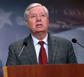 🚨BREAKING: Pentagon Loses Track of $6B in Ukraine Funds!  
Senate Bill Includes $48B Aid - Should Trump Veto It?