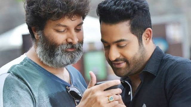 BREAKING: Trivikram's film switches from Allu Arjun to Jr NTR!
