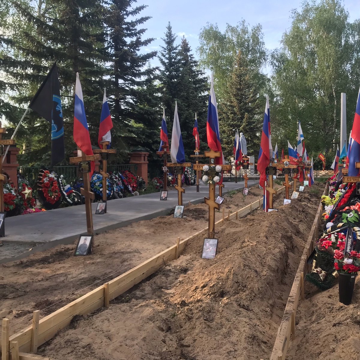 Balachna's Shocking Move: Concrete Over War Heroes' Graves!
