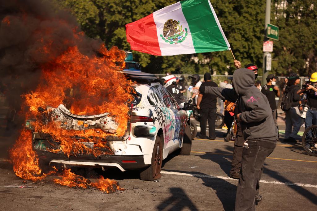 Career Criminal Arrested for Attacking DHS Agents Amid Riots!
