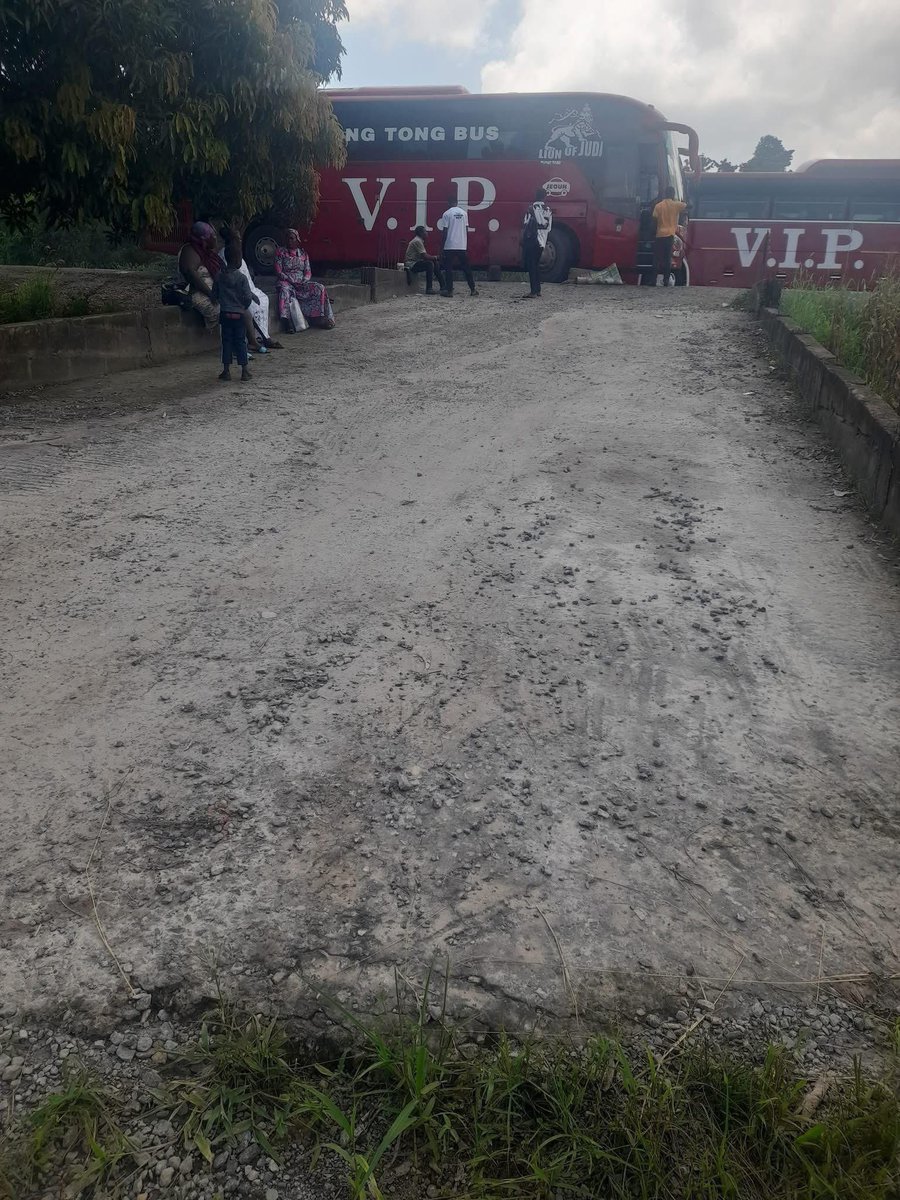 Chaos Ensues: VIP Buses Delayed by Single Passenger's Urgency!