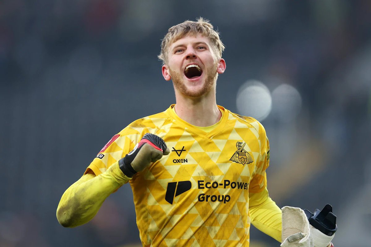 🚨🔵 Chelsea's Sharman-Lowe Signs Controversial 2-Year Deal!  
Loan to Bolton Confirmed Amidst Backlash from Fans!