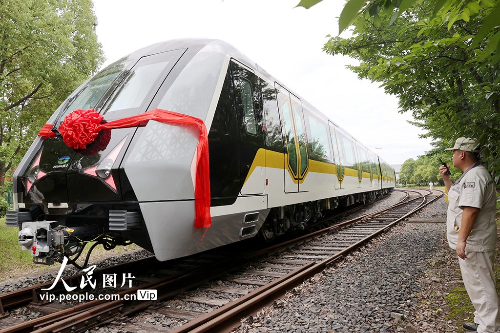 China's First Intelligent Train Sparks Debate Over Safety Risks