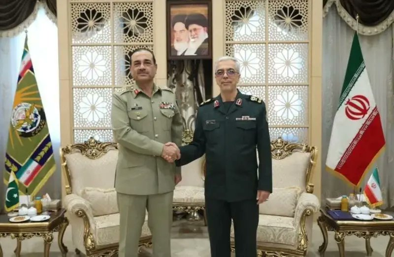 Controversial Leak: Pak Army Chief Exposed Iran's Top General!