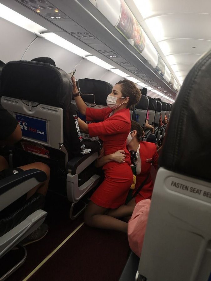 Heartbreaking Plane Crash Video: Viewer Discretion Advised!