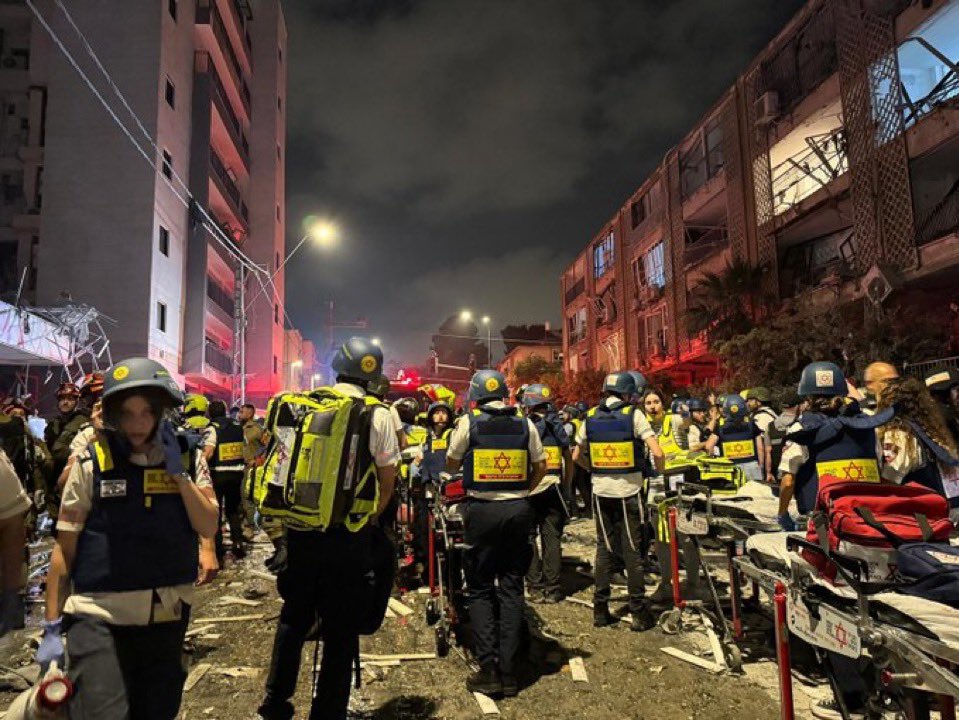 Iranian Missiles Strike Tel Aviv: Catastrophic Civilian Casualties Rise