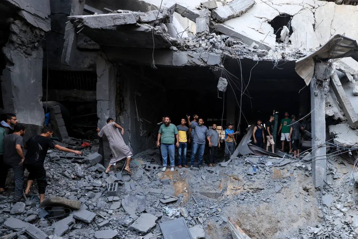 Israeli Strikes Kill 34 Palestinians, Including Aid-Seeking Victims