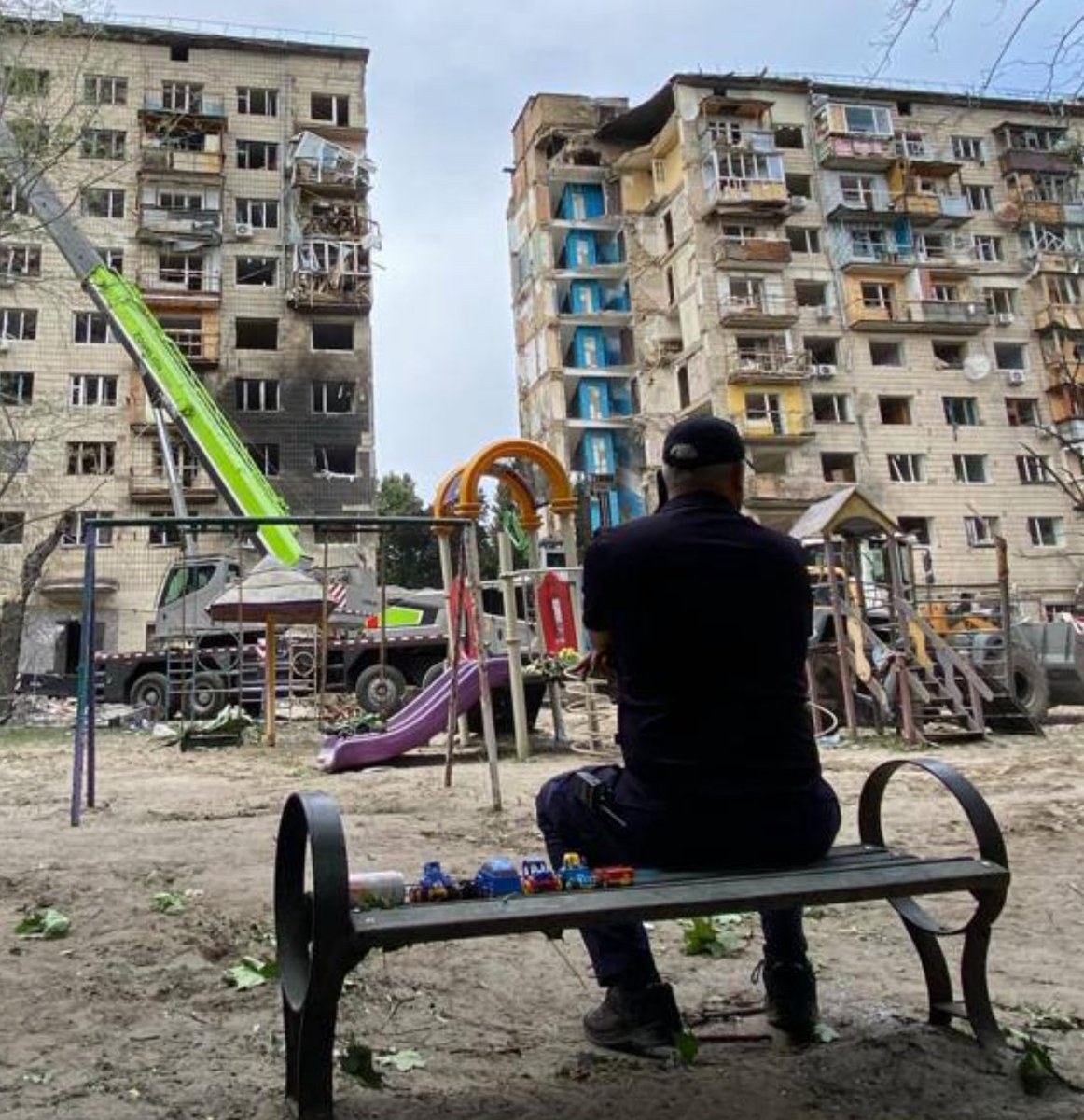 Kyiv's Heartbreak: 28 Lives Lost in Shocking Drone Attack - What Now?