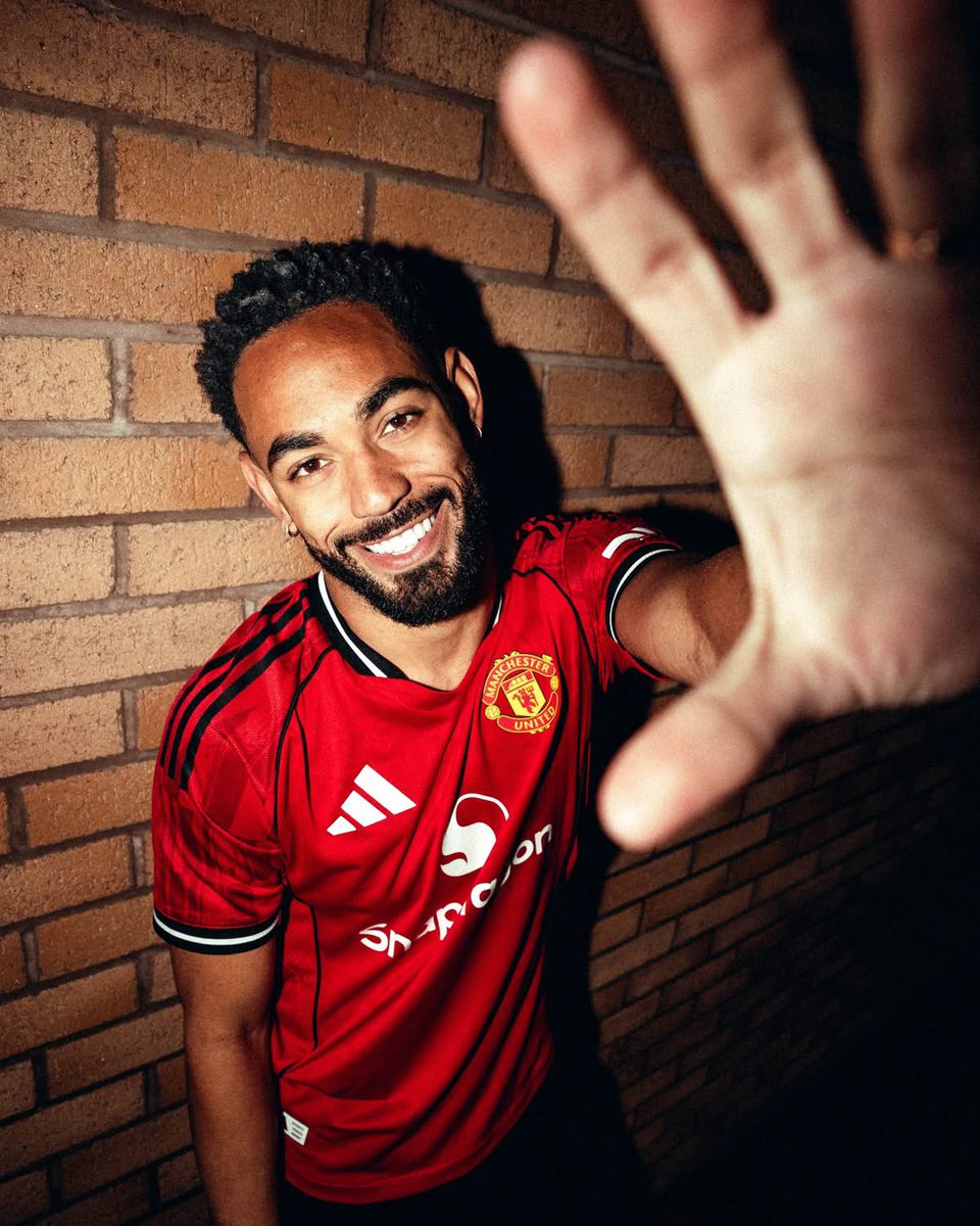 Manchester United's Transfer Fees Spark Controversy, Disrupting Market
