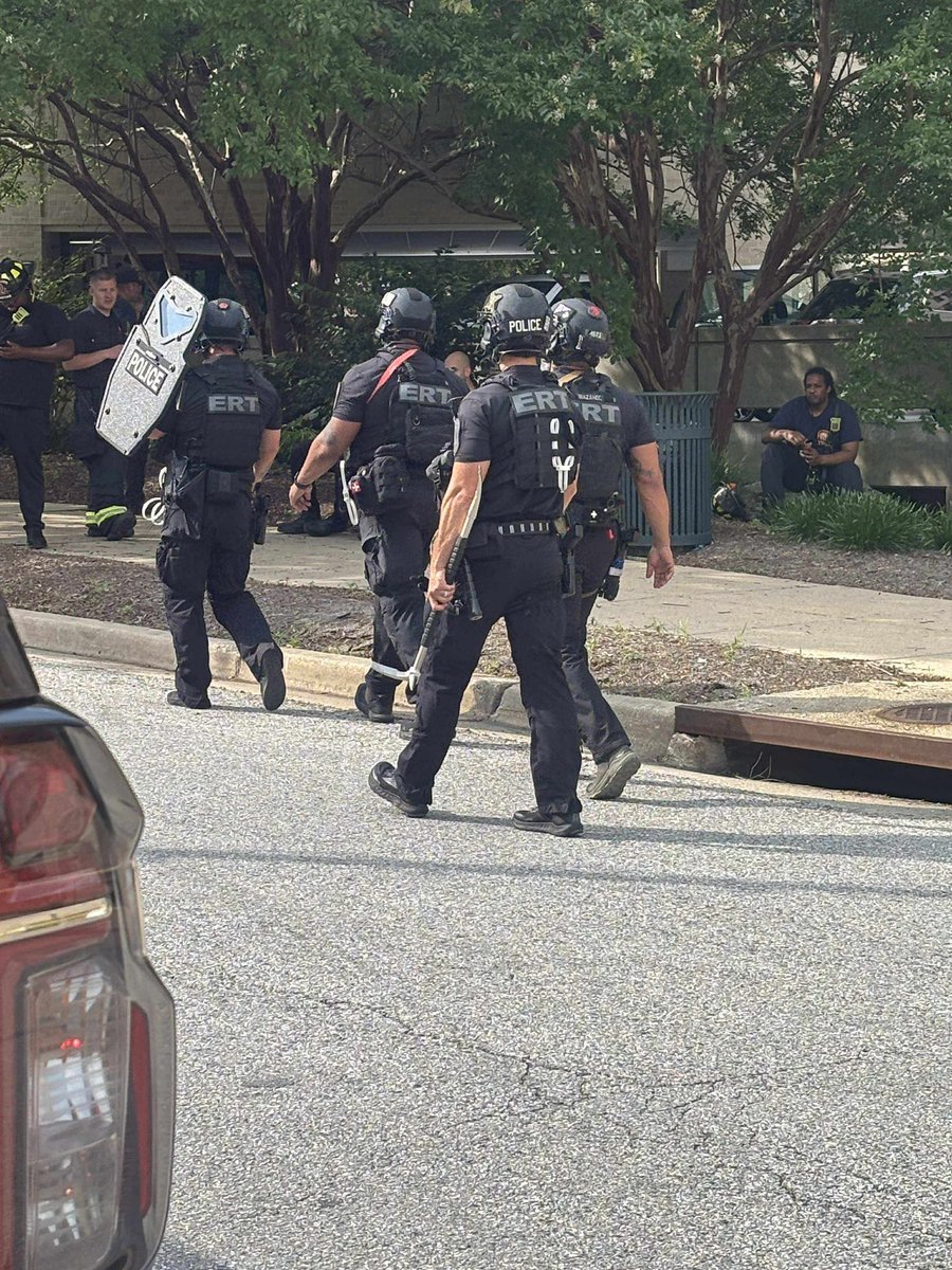 Massachusetts Ave NW Barricade Sparks Outrage Among Residents!