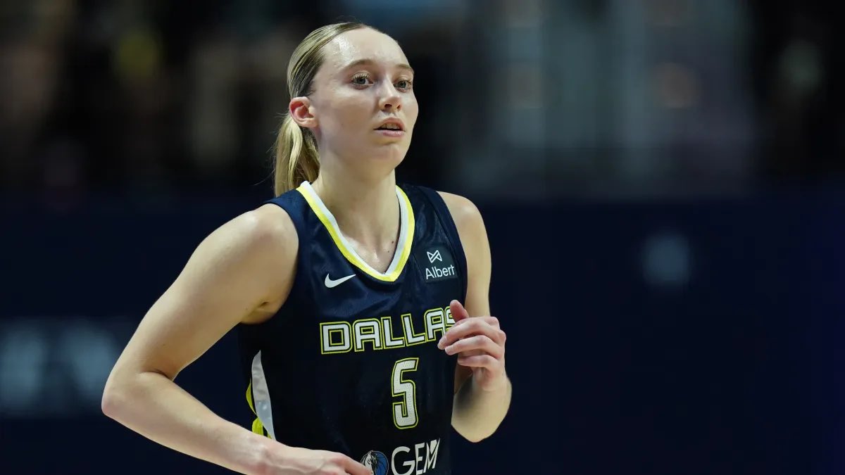 Paige Bueckers Shocks World: 12 Points in 1st Quarter!
