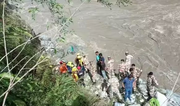 Rudraprayag Tragedy: 1 Dead, 10 Missing in Shocking Bus Crash