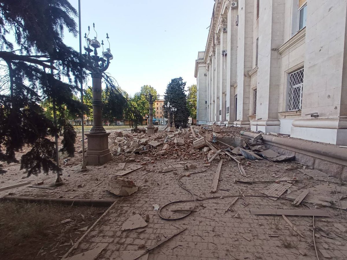 Russian Forces Obliterate Kherson Admin Building in Deranged Attack