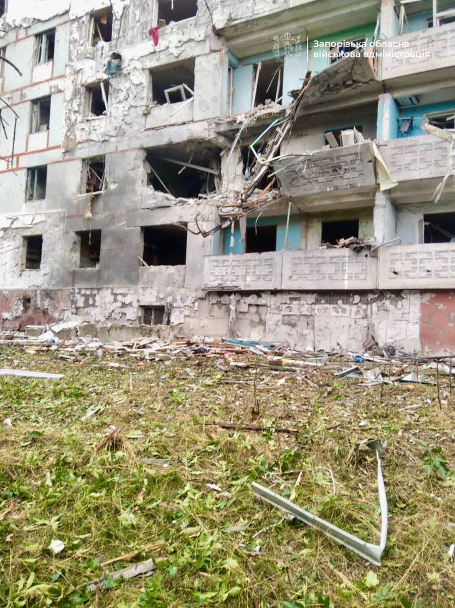 Russian Military Bombards Civilian Apartments in Stepnohirsk!