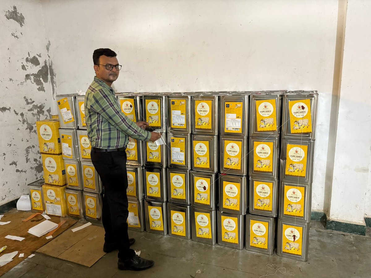 Shocking Dairy Scandal: 4.4 Tons of Illegal Ghee Seized in Gujarat!  

FSSAIinStates  
FSSAIAction  
FDCAGujrat