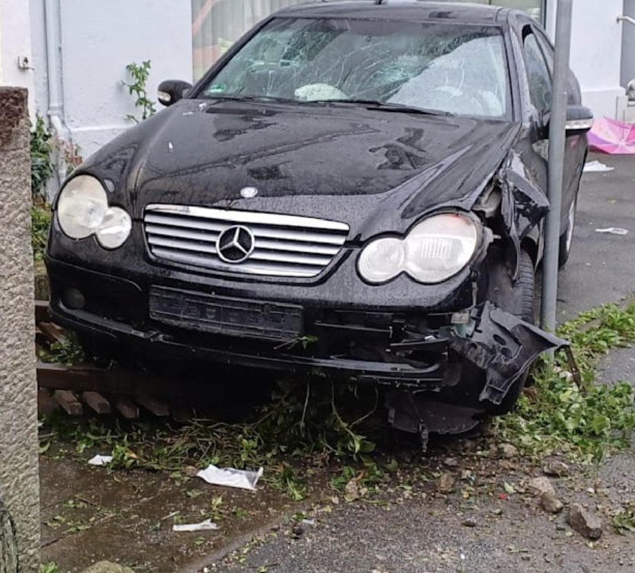 Shocking Twist: Father Drives into Family Over Custody Battle!