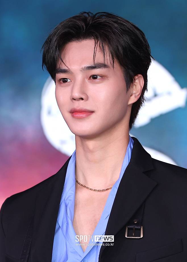 Song Kang's New Drama : Love or Exploitation?