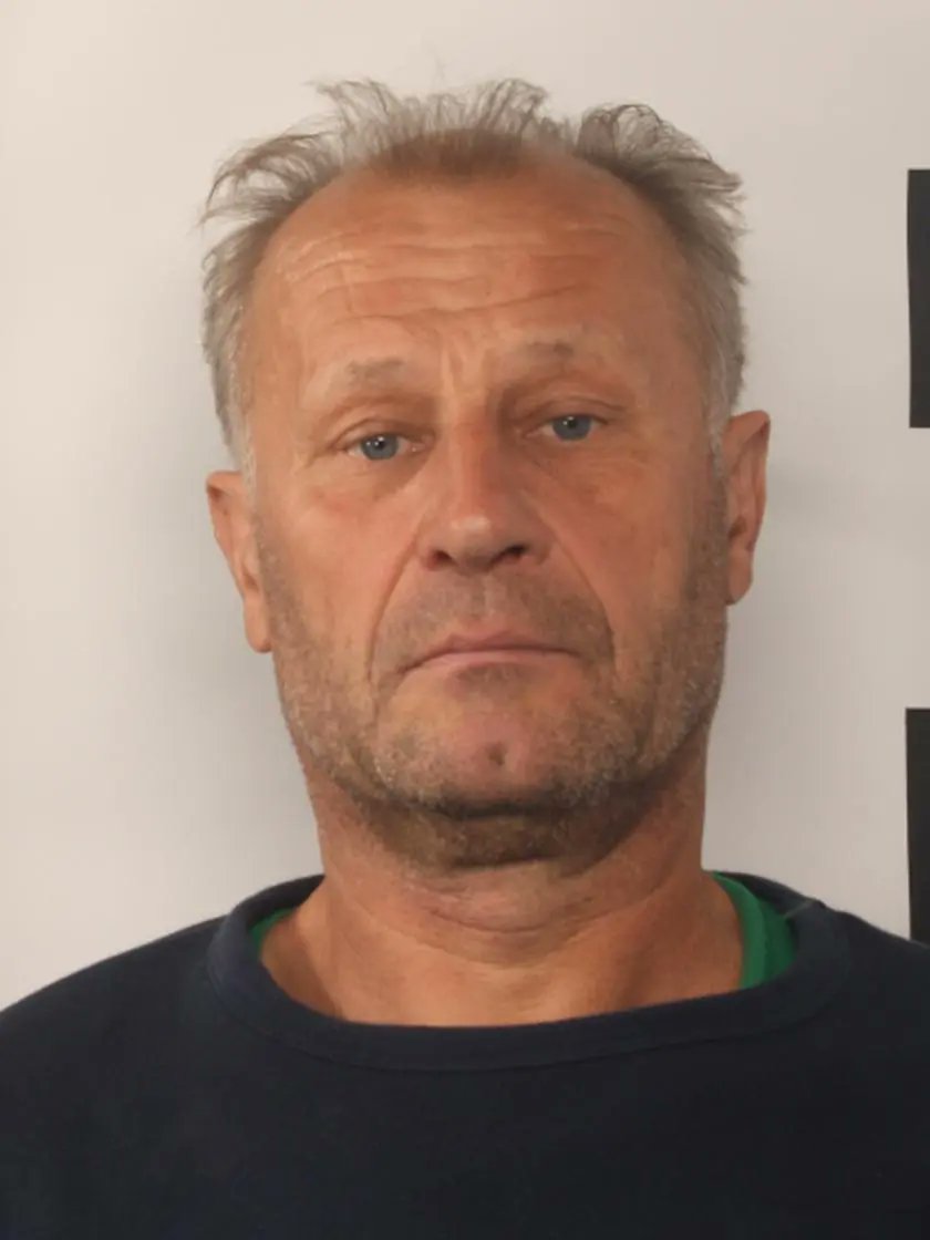 Tragedia w Starej Wsi: Strzelanina, dwie ofiary, mężczyzna na wolności!