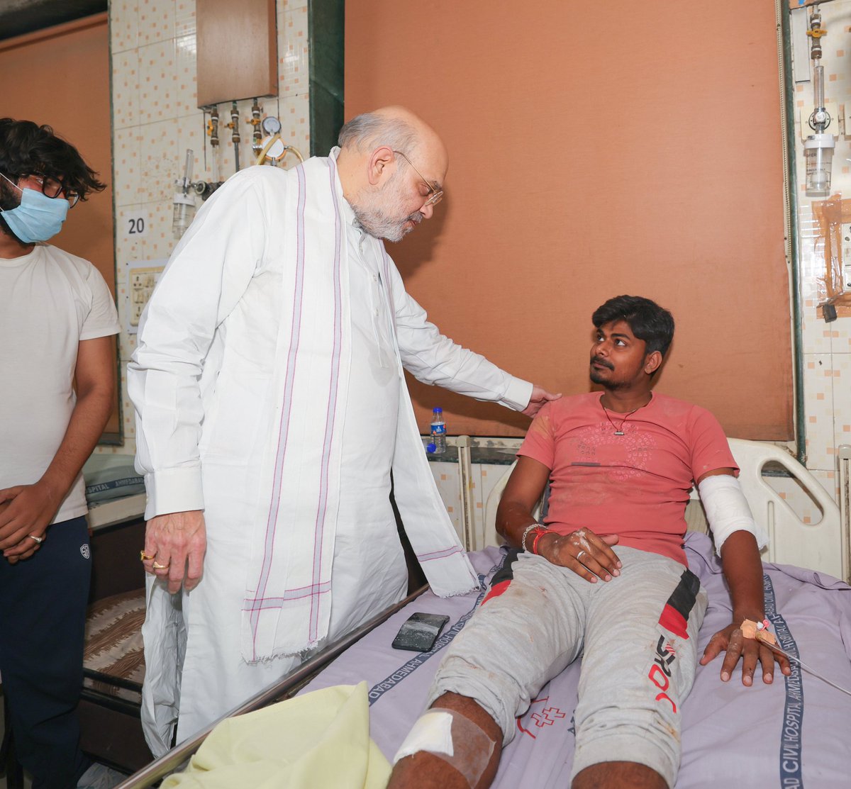 Tragedy Strikes: 4 Students Among 5 Dead in Air India Crash!