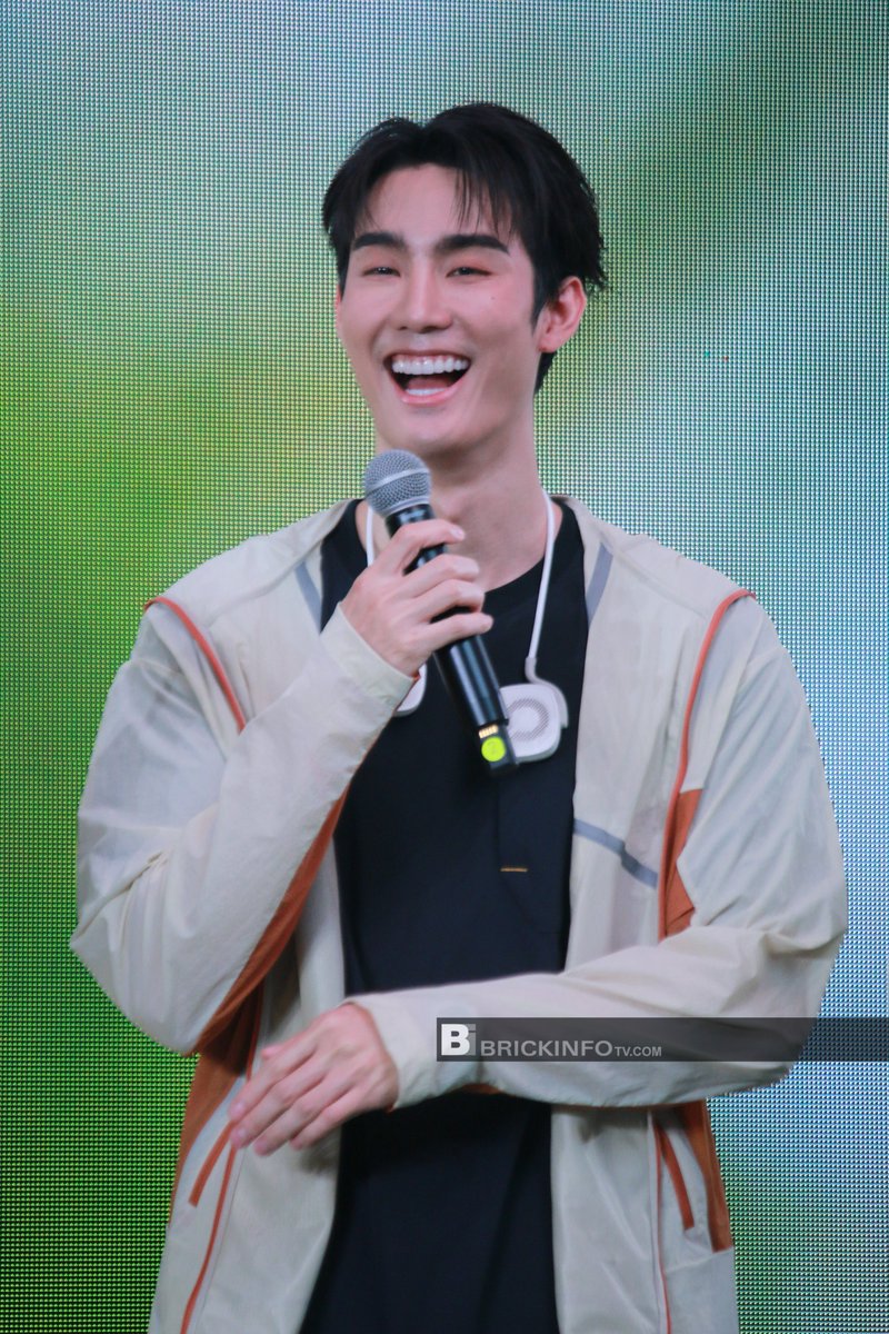 ฟอส จิรัชพงศ์: เสื้อผ้า Outdoor นวัตกรรมที่เปลี่ยนชีวิต!