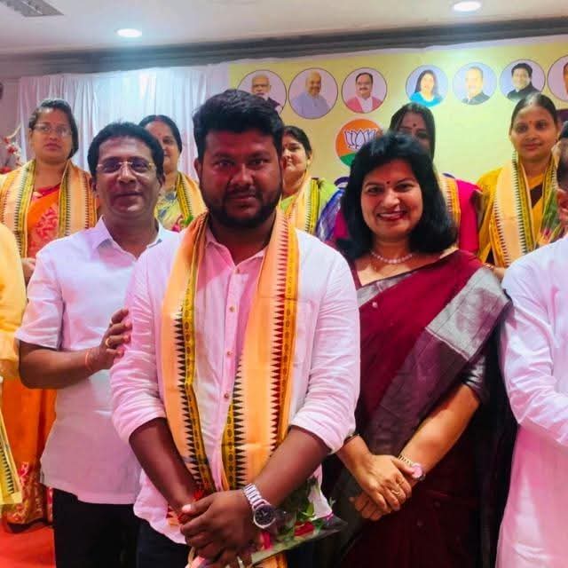 BJP MP Sarangi in Hot Water: Photo with Arrested Jeevan Raut!